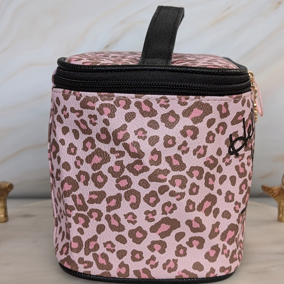 NWOT Sanrio Hello Kitty Travel Cosmetics Organizer Bag - Picture 5 of 11